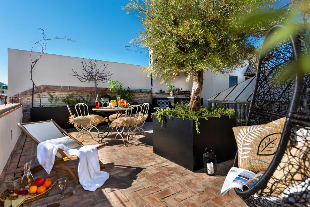 Pajaro Rebelde Bed & Breakfast Seville Exterior photo