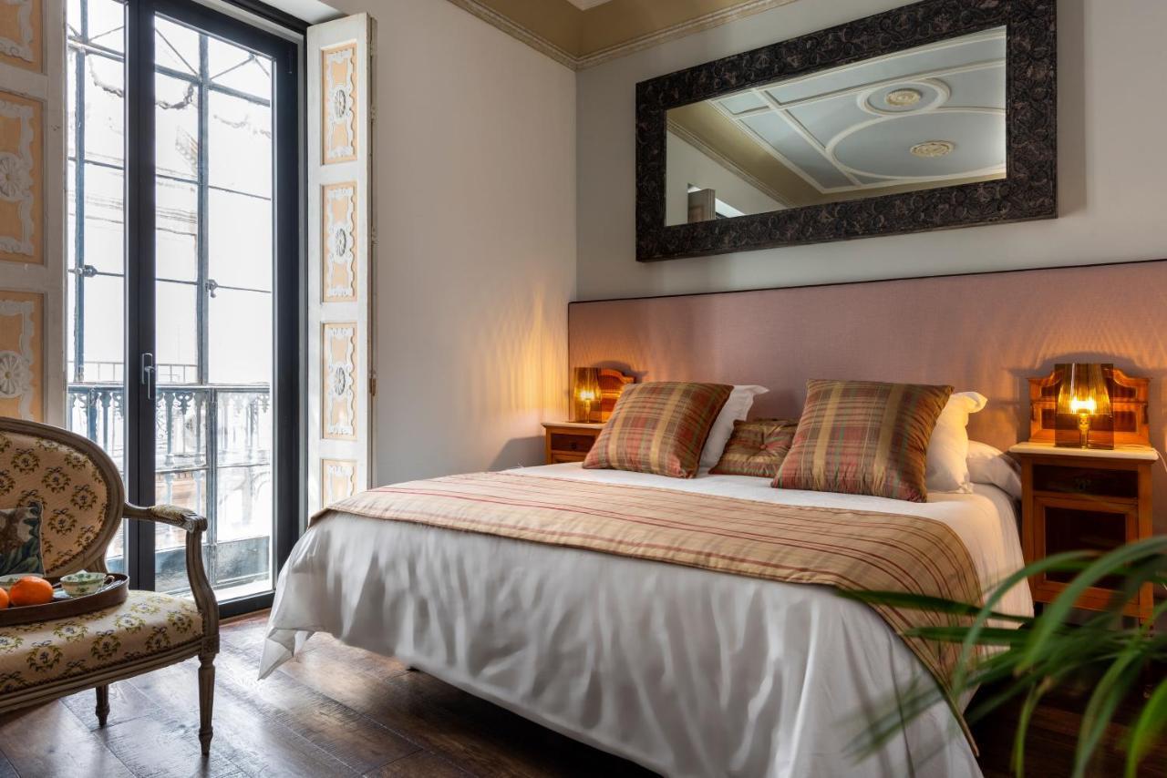 Pajaro Rebelde Bed & Breakfast Seville Exterior photo