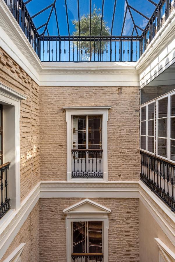 Pajaro Rebelde Bed & Breakfast Seville Exterior photo