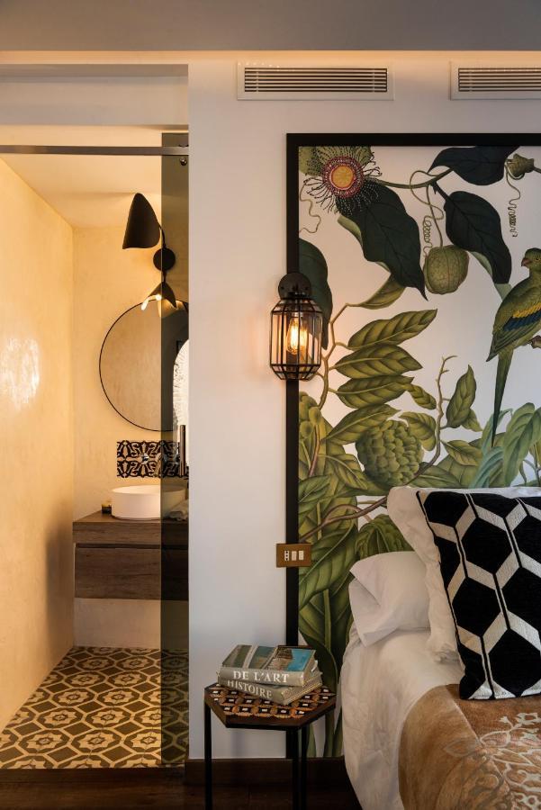 Pajaro Rebelde Bed & Breakfast Seville Exterior photo