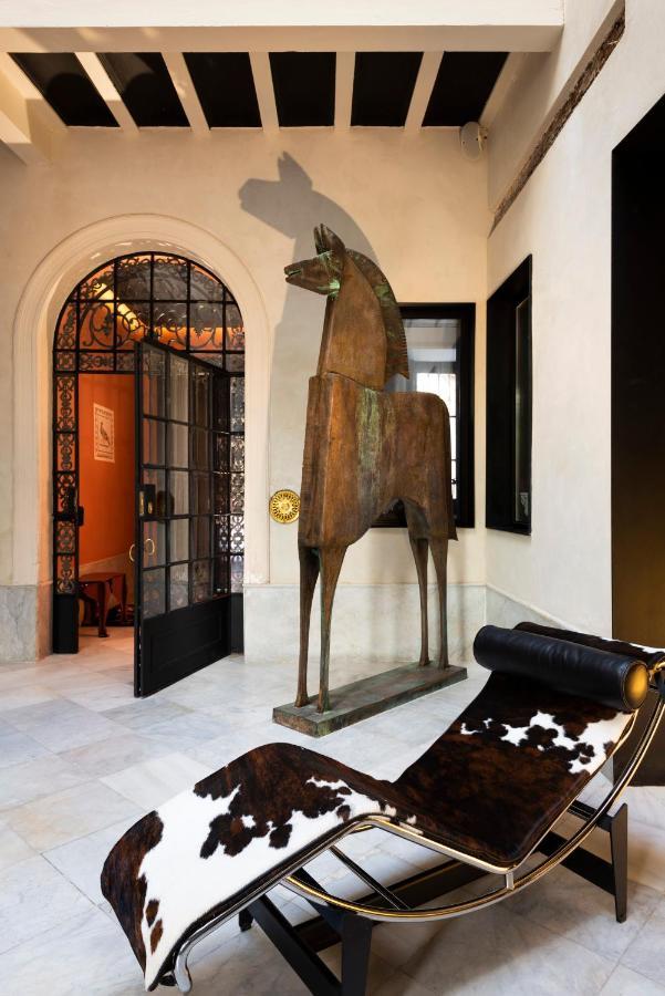Pajaro Rebelde Bed & Breakfast Seville Exterior photo