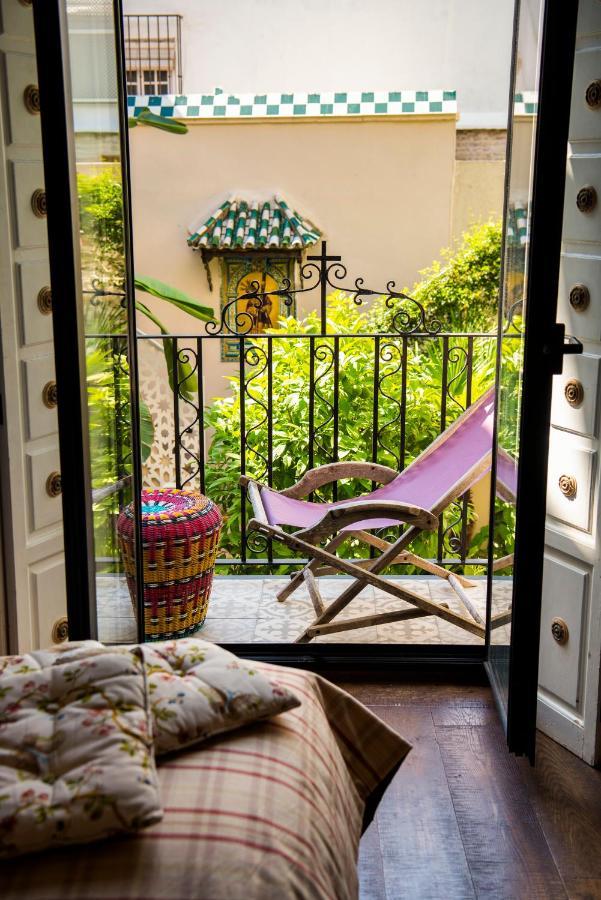Pajaro Rebelde Bed & Breakfast Seville Exterior photo