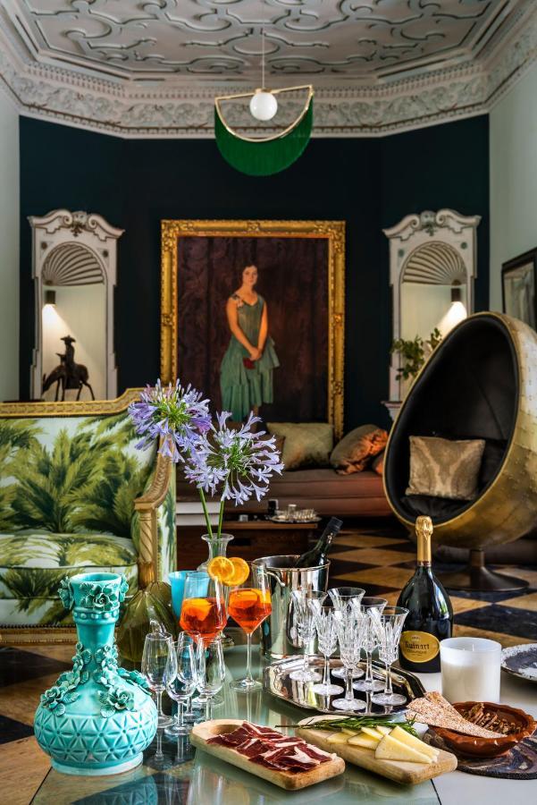 Pajaro Rebelde Bed & Breakfast Seville Exterior photo